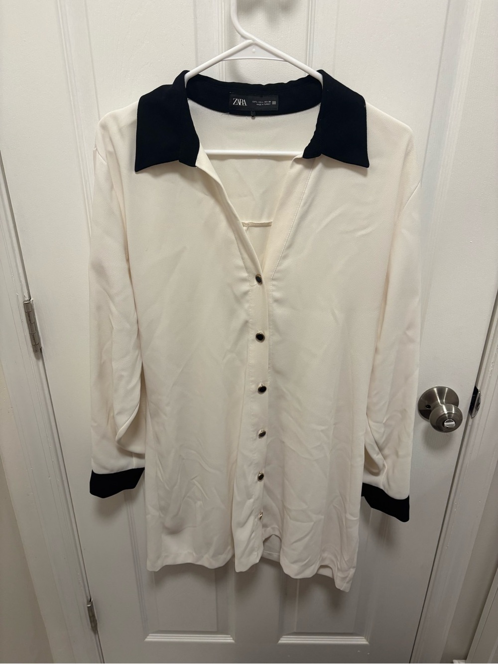 Zara White Mini Shirt Dress with Black Trim - Picture 2 of 3